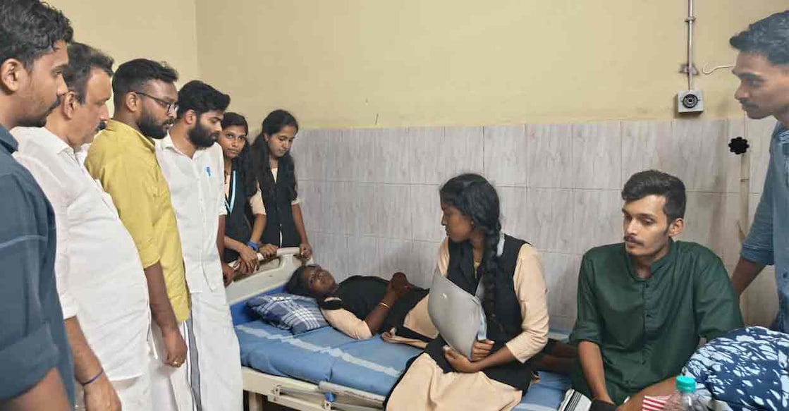 Third-year Computer Engineering students at the polytechnic Ananya Babu (20) and M Pooja (20) were hospitalized at a private hospital in Payyanur with injuries. Photo: Special arrangement