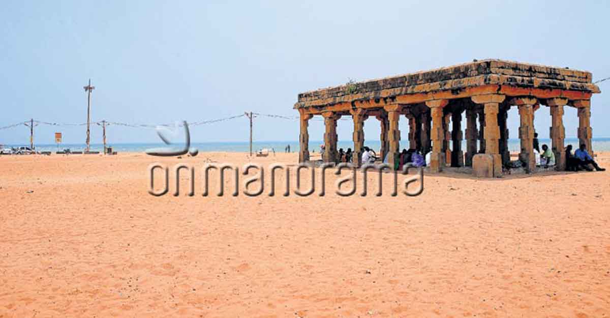 shangumugham-beach-old