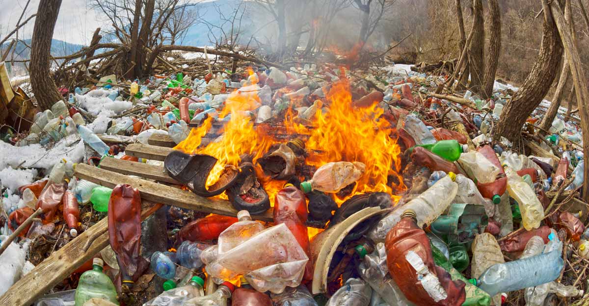 Soon up to Rs 50,000 fine for burning plastic waste in open spaces! Soon up to Rs 50,000 fine for burning plastic waste in open spaces!