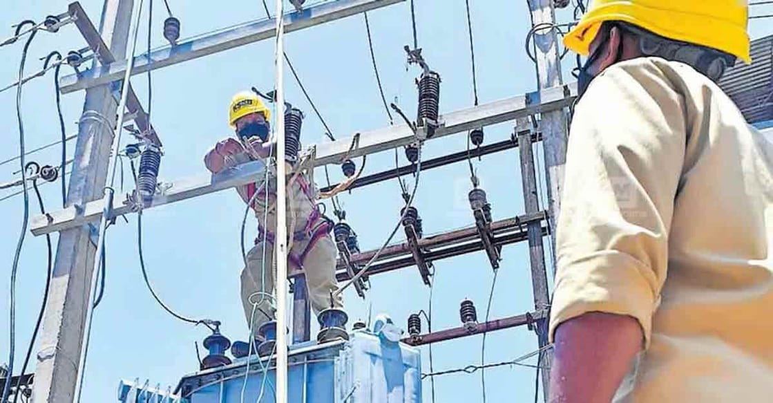 kseb-workers-electricity