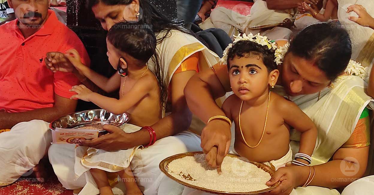 Setting aside COVID concerns, children step into world of knowledge in Kerala