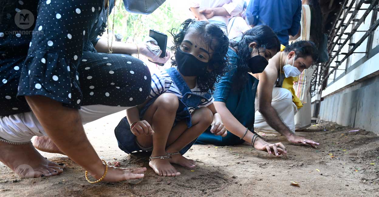 Setting aside COVID concerns, children step into world of knowledge in Kerala 'Vidyarambham' marks the official beginning of learning. Photo: E V Sreekumar