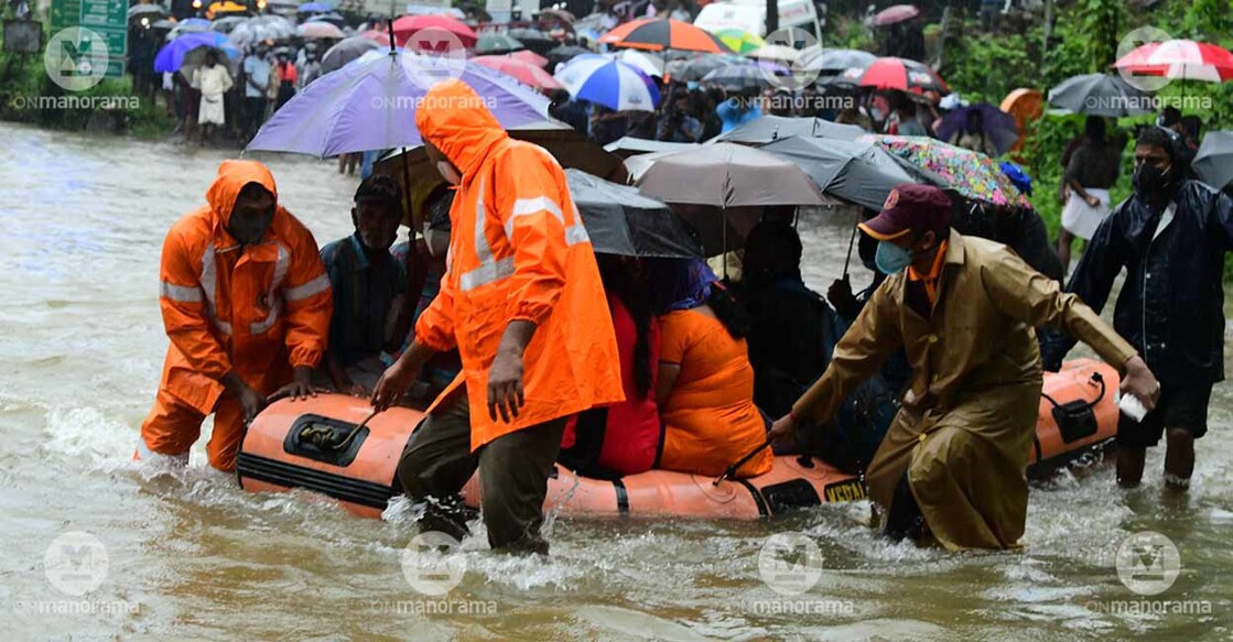 rain-kanjirappally-gibi Rescue operations at Kanjirappally. Photo: Gibi Sam