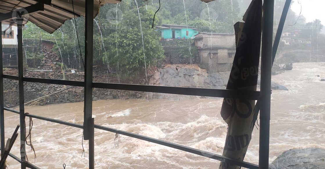 A view of the flood affected areas from Kalleppalam.