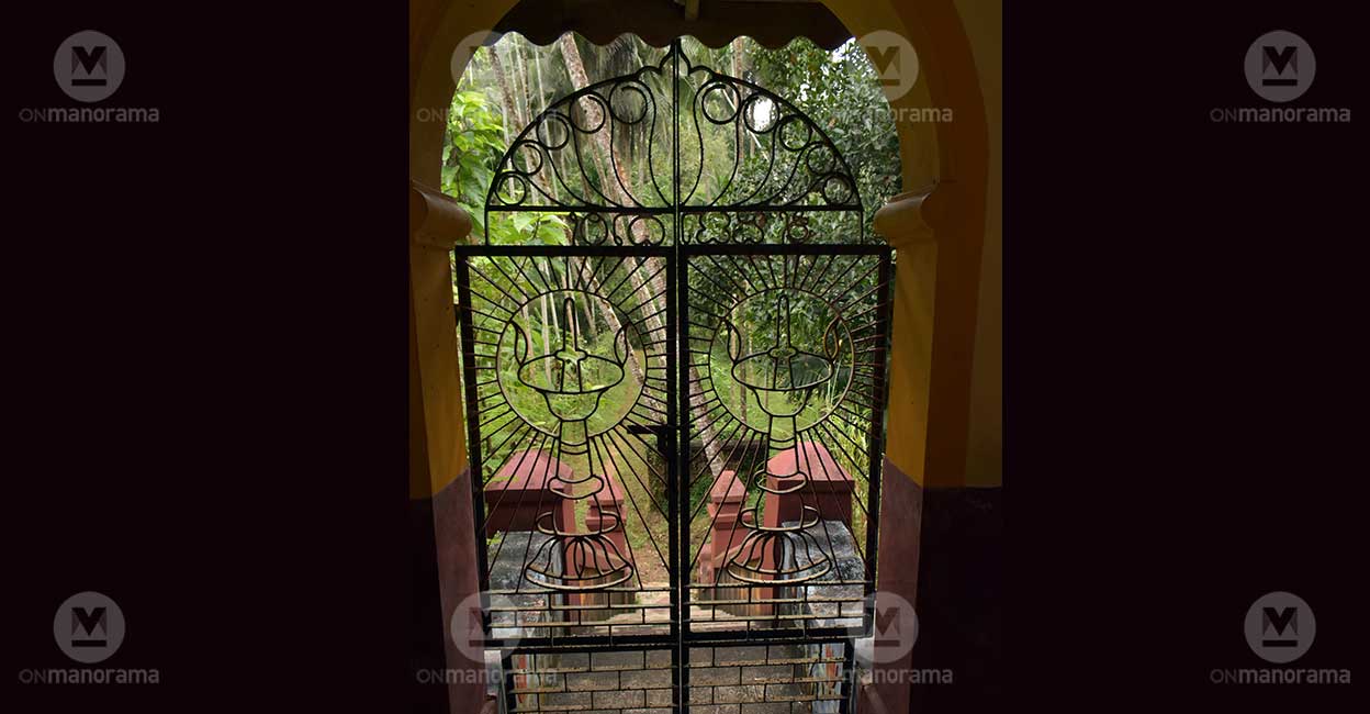 The locked Jatadhari temple. The locked Jatadhari temple.