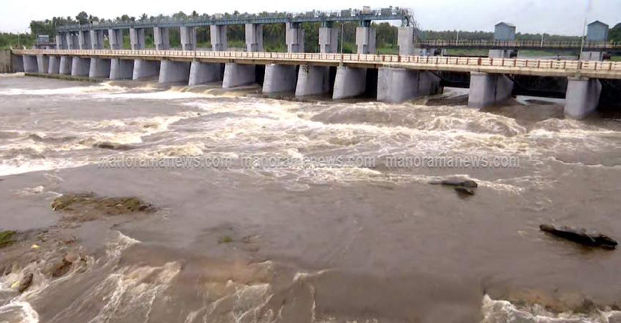 Aliyar Dam opened without prior notice, heavy flow in Palakkad rivers Aliyar Dam opened without prior notice, heavy flow in Palakkad rivers