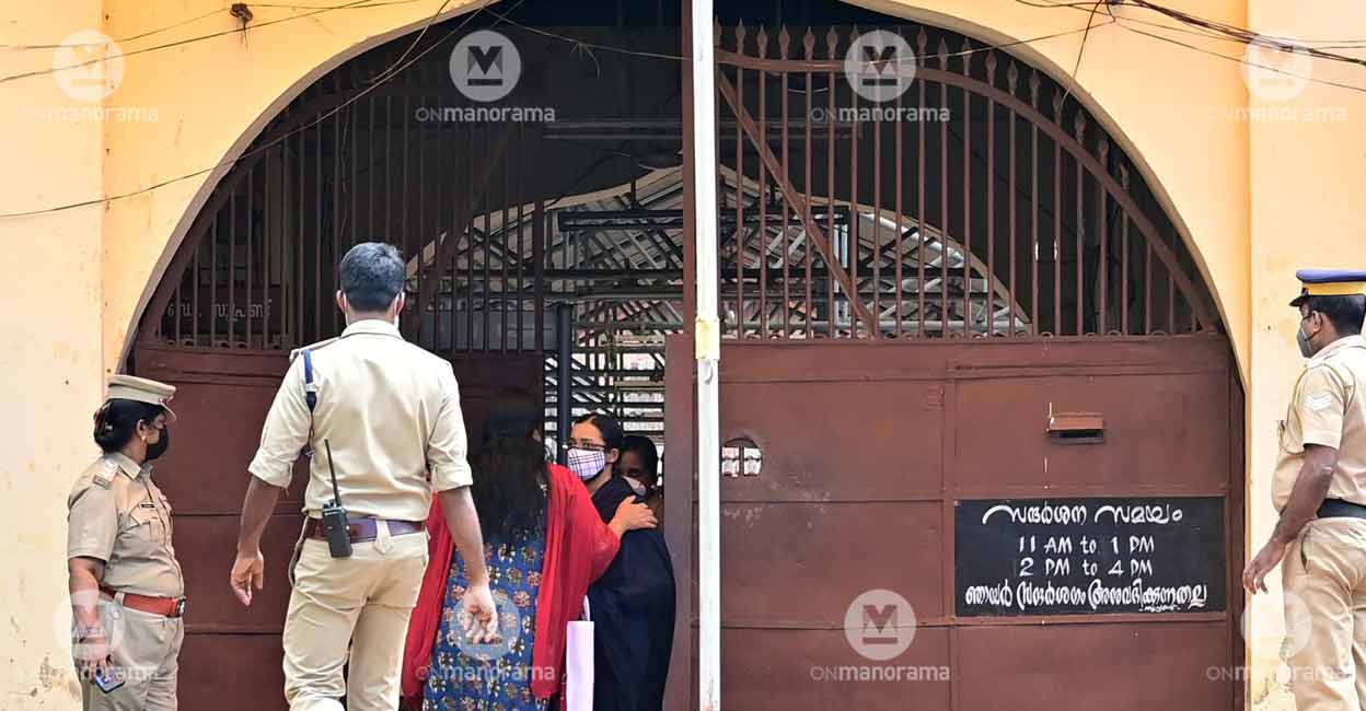 swapna-suresh Gold smuggling case accused Swapna Suresh greets her mother as she steps out of Women Prison and Correctional Home in Attakulangara, Thiruvananthapuram on November 6, 2021. Photo: Rinkuraj Mattancheril