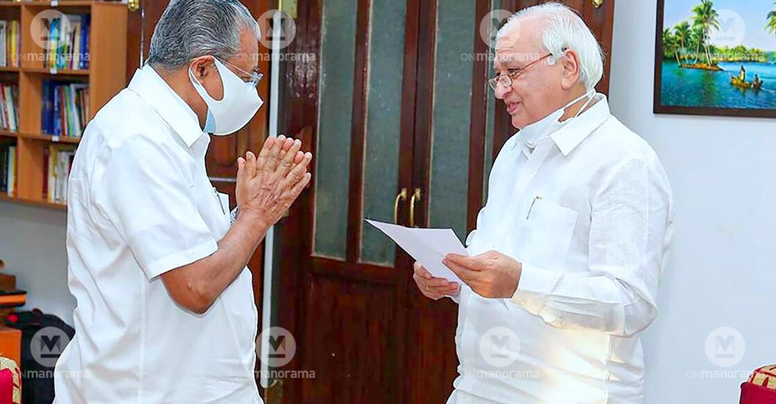 pinarayi-vijayan-arif-muhammed-khan-2