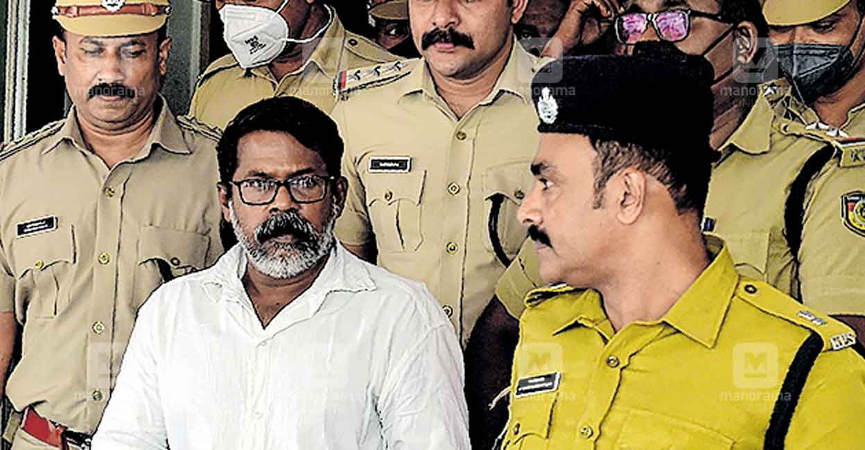 'Ripper' Jayanandan responsible for the twin murder in Ponekkara in Edappally on May 30, 2004 brought to Kalamassery Crime Branch office. Photo: Manorama
