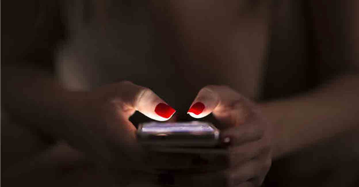 16-year-old traps man with girlfriends' voice clips, extorts money posing as cop