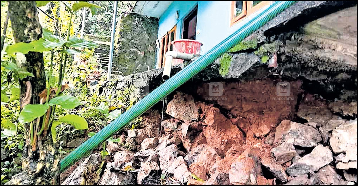 idukki-mullaperiyar-dam-open-flooding-and-protest-story4 idukki-mullaperiyar-dam-open-flooding-and-protest-story4