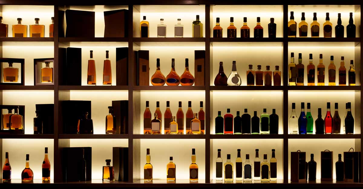 shutterstock-liquor-alcohol-bar