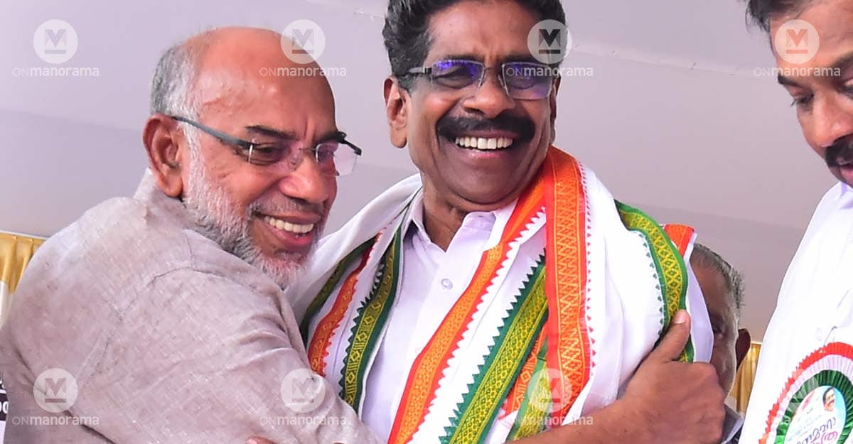IUML state general secretary K P Abdul Majeed with KPCC chief Mullappally Ramachandran IUML state general secretary K P Abdul Majeed with KPCC chief Mullappally Ramachandran