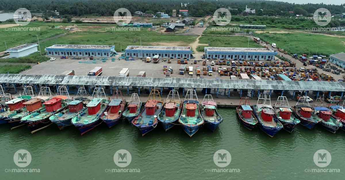 A view of the Ponnani fishing harbour A view of the Ponnani fishing harbour