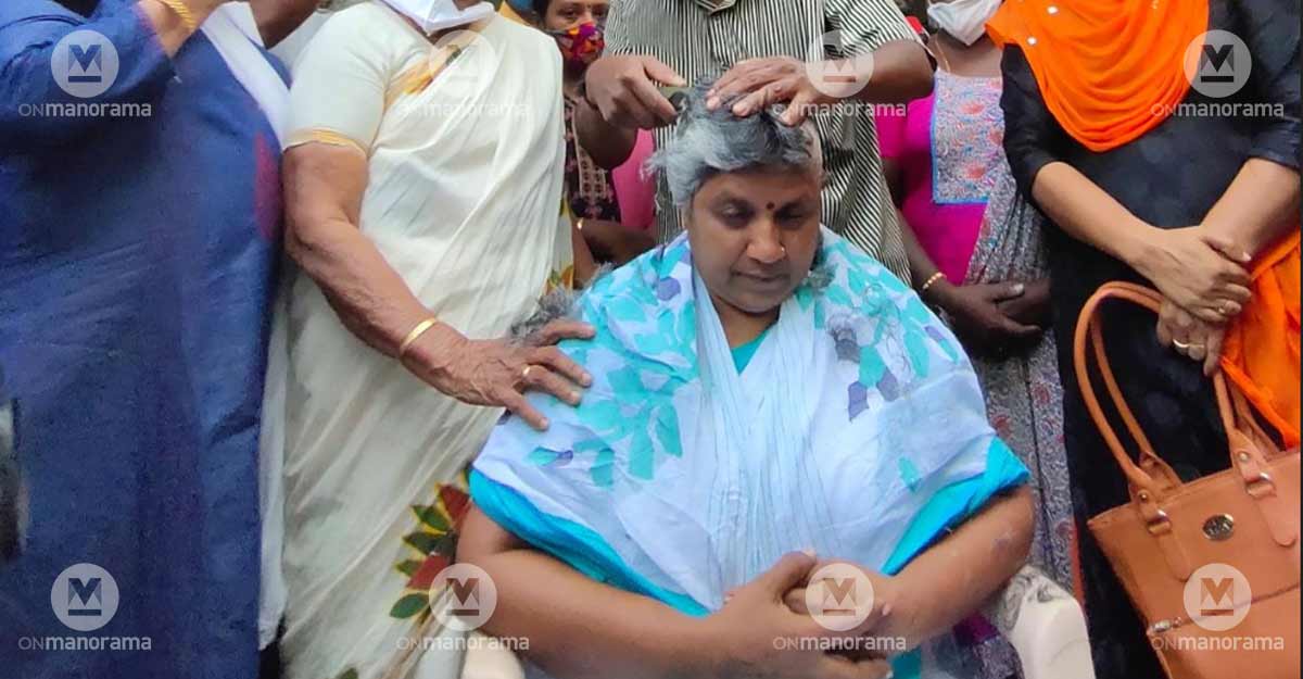 Congress gets a shock in Kerala as Lathika Subhash tonsures head to protest denial of seat Congress gets a shock in Kerala as Lathika Subhash tonsures head to protest denial of seat