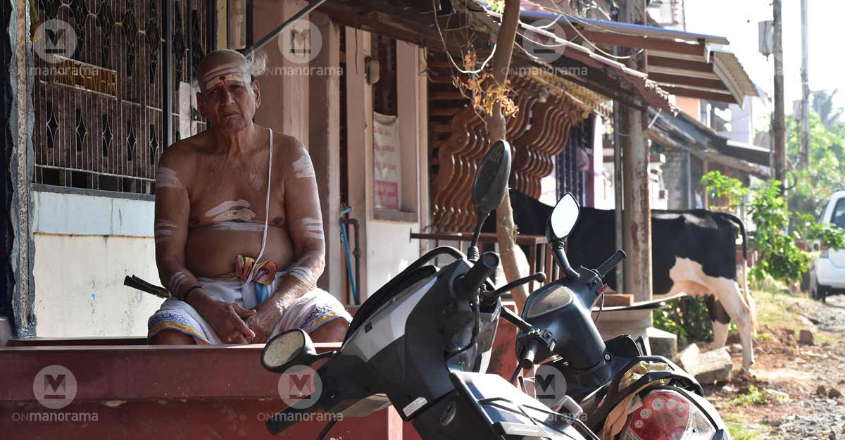 Balu Vadyar at his house in Kalpathy Balu Vadyar at his house in Kalpathy