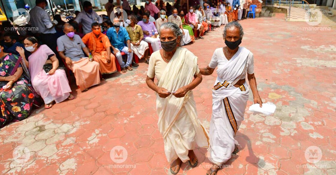 Kerala stops spot registration; now online booking must for vaccination