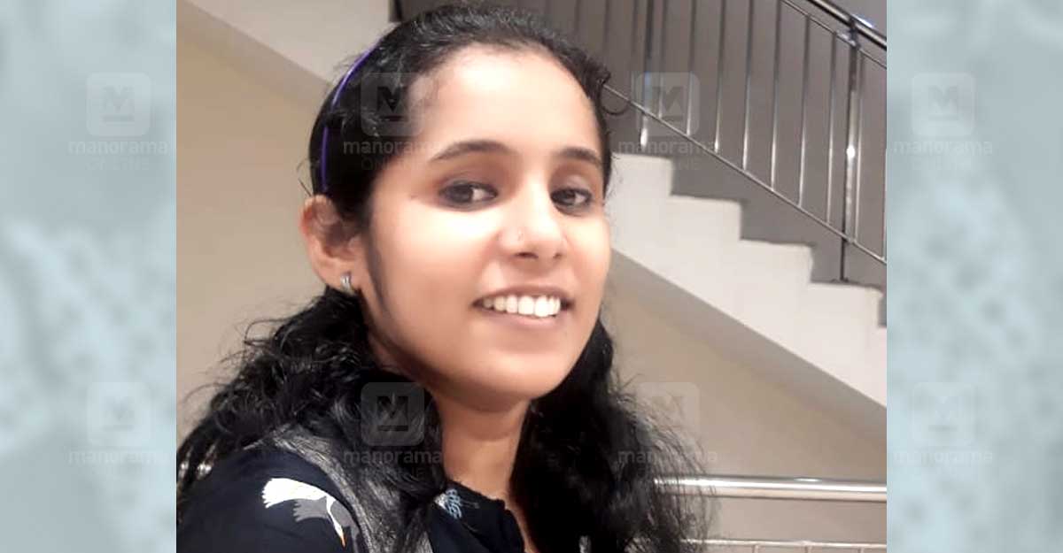 Nurse dies in accident on way to work in Kochi