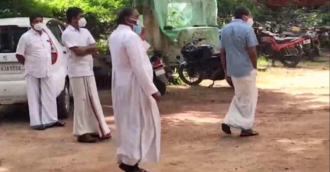 Priest, 21 others arrested for violating COVID protocol in Angamaly Priest, 21 others arrested for violating COVID protocol in Angamaly