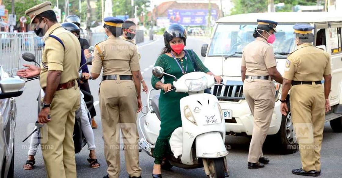 police-checking-palayam-2 police-checking-palayam-2