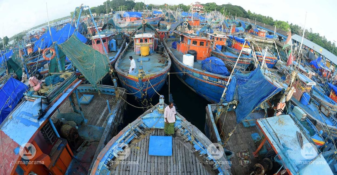 Boats that have not implemented uniform colour coding should be colour-coded during the trawling ban period. File  Image/Manorama