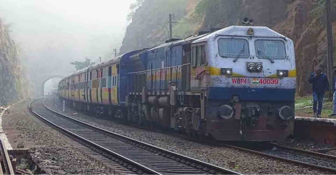Railway season tickets are back, regular commuters set to save at least Rs 2,000 Railway season tickets are back, regular commuters set to save at least Rs 2,000