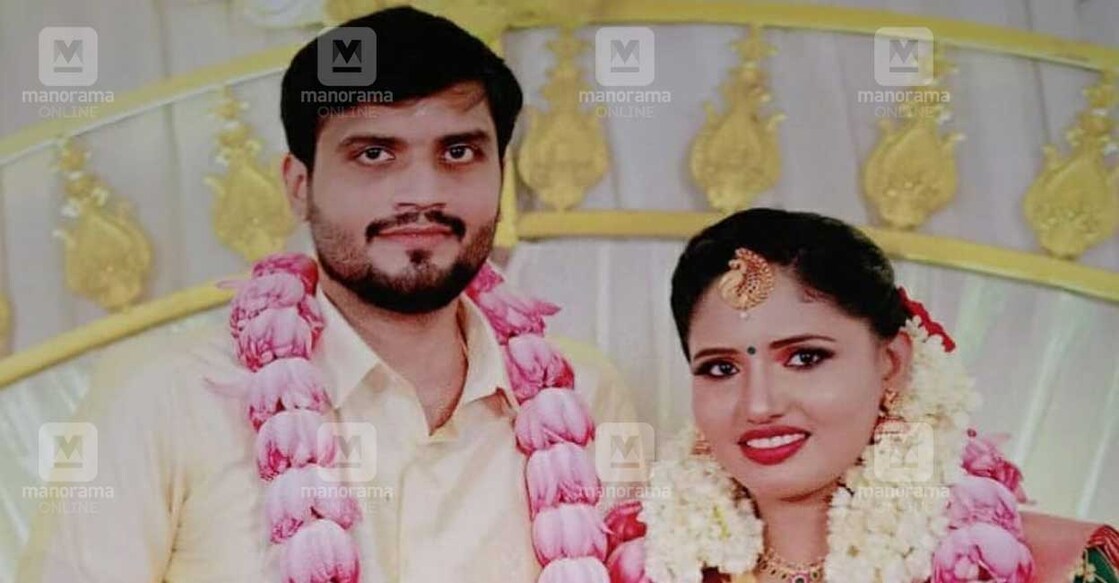  Ajayakumar (34) and his wife Suja (30)