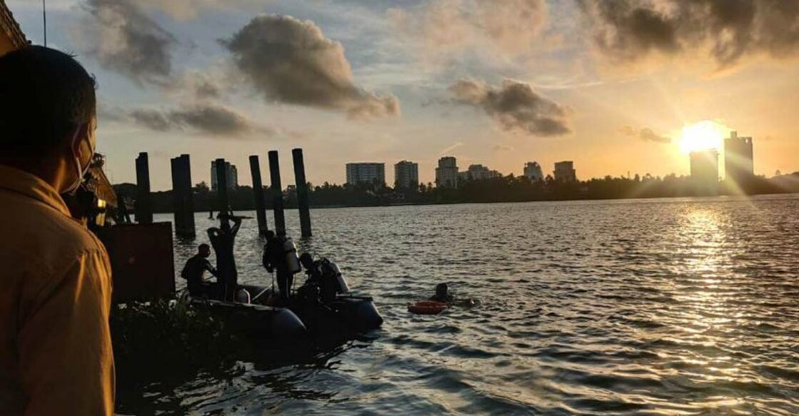 Three drown after boat capsizes in Thevara