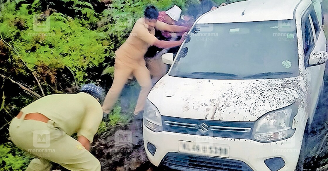 idukki-forest-car