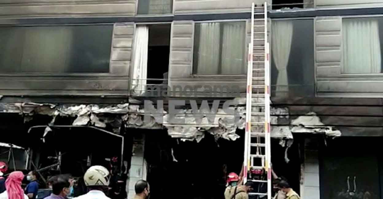 palakkad-hotel-fire