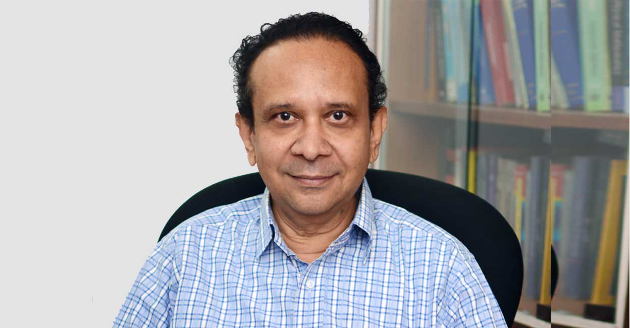 Professor Thanu Padmanabhan. Photo courtesy: Wikipedia