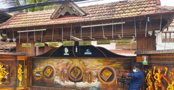 'Antique collector' held for cheating, top police officers under scanner 'Antique collector' held for cheating, top police officers under scanner