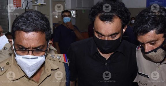 Crime Branch gets 3-day custody of Monson Mavunkal in money swindling case Crime Branch gets 3-day custody of Monson Mavunkal in money swindling case
