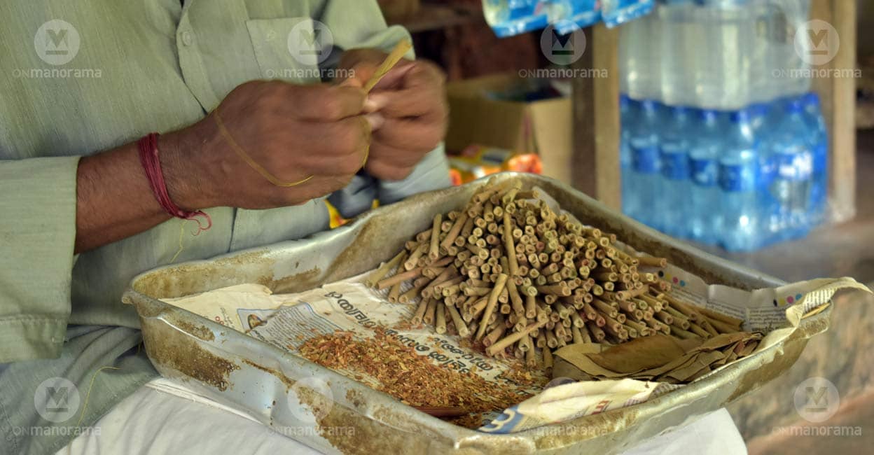 Beedi rolling in progress Beedi rolling in progress. Photo: TA Ameerudheen
