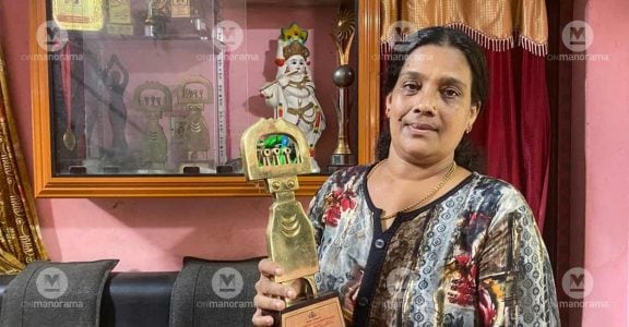Bindu Suresh with the state award for best actress Bindu Suresh with the state award for best actress