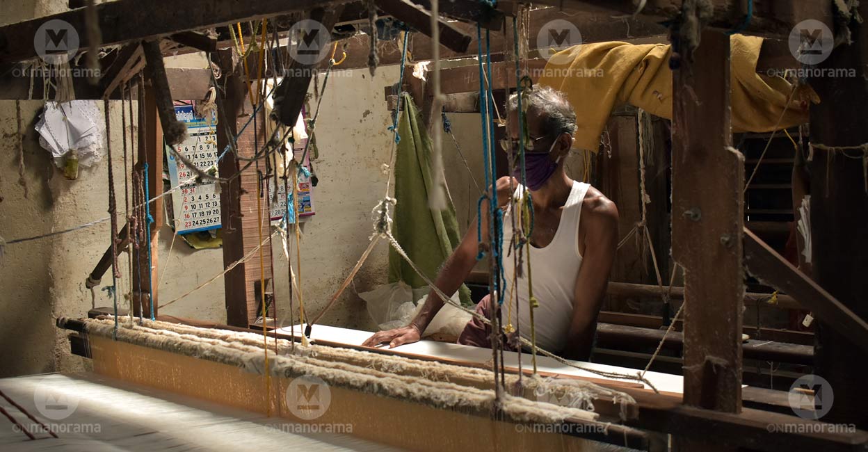 Handloom weaver Sivadasan