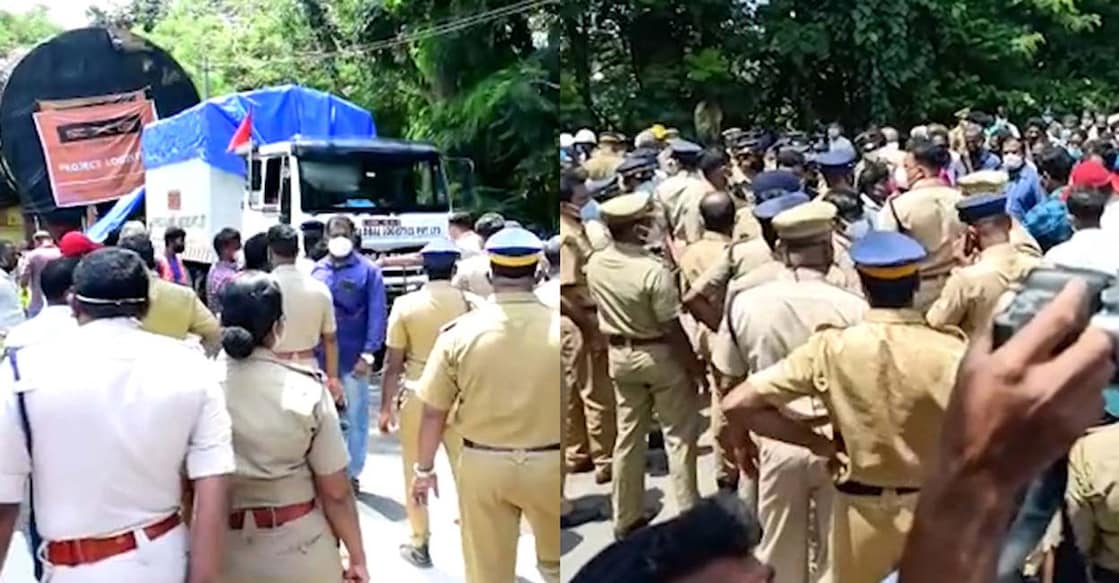 locals-block-isro-vehicle