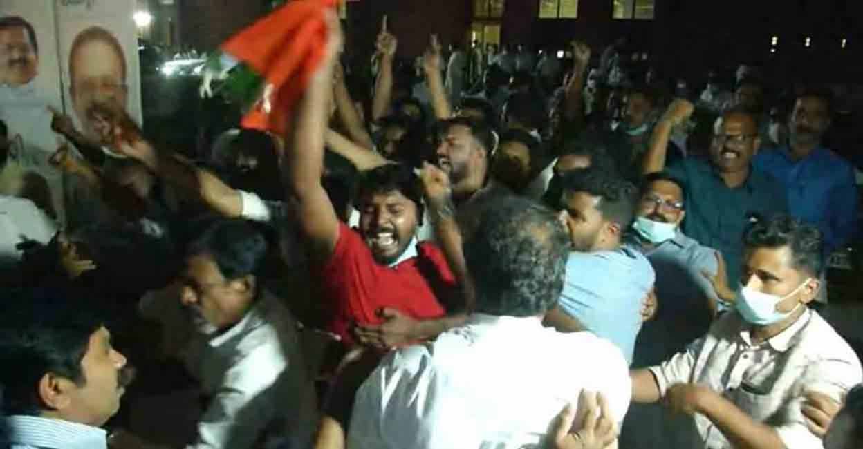 The workers of the Congress and the DYFI clashed in Malappuram.