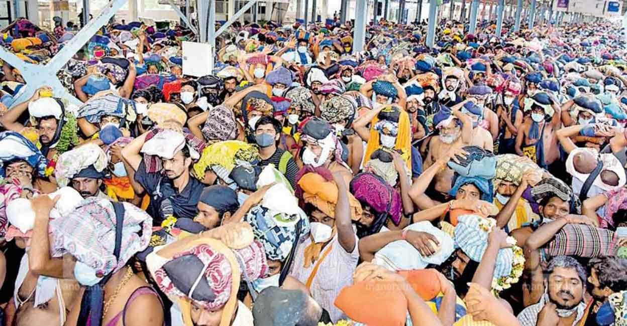 A large number of pilgrims had witnessed the Makara Jyoti at Sabarimala on Friday. Representational image: Manorama