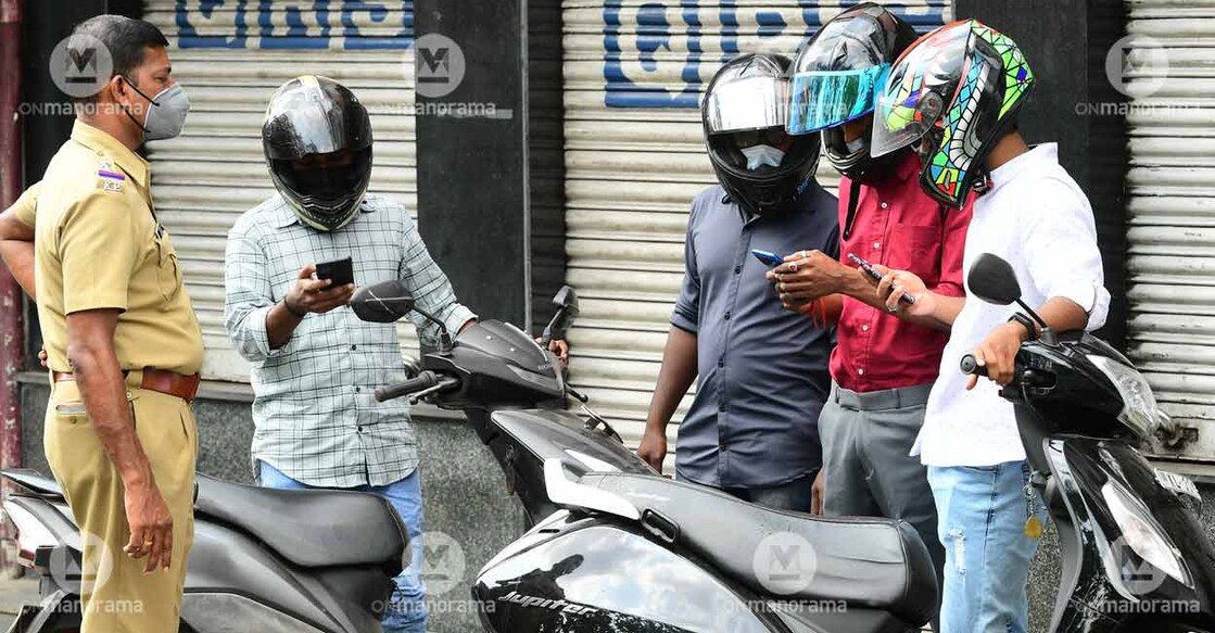 Police checking vehicles on Sunday when lockdown-like restrictions were in place. Photo: Manorama/Gibi Sam