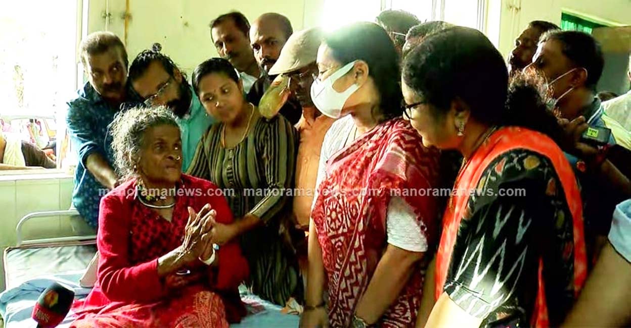 Daya Bai, Veena George, R Bindu | Photo: Manorama News Daya Bai, Veena George, R Bindu | Photo: Manorama News