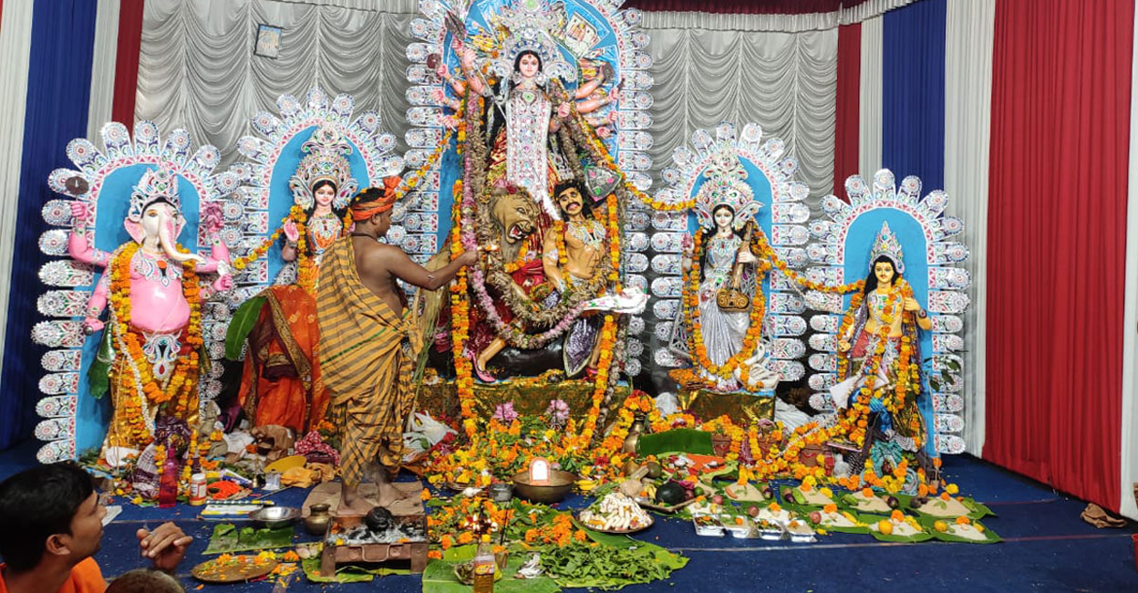 Culture blossoms as gardeners of Bengal, Odisha celebrate Durga Puja in Kochi
