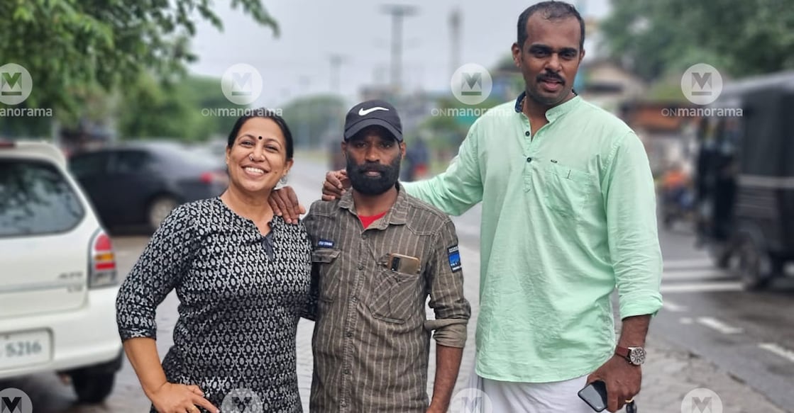 Vinu Velashwaram Vinu Velashwaram (left) with CP Subha (centre) and Sreehari.