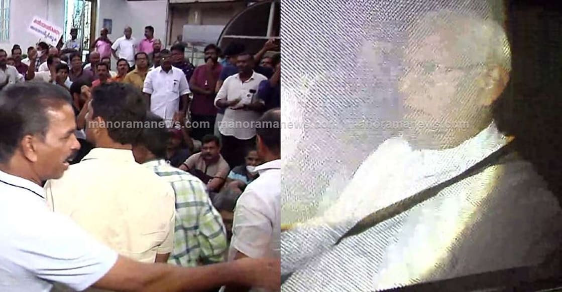 The issue started when devotees opposing the unified mass locked the gate of the St Mary’s Basilica, Ernakulam from the inside. Photo: Screengrab/MMTV