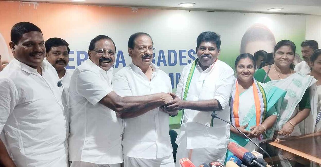 Congress state president K Sudhakaran and Kasaragod Lok Sabha member Rajmohnan Unnithan welcoming members of the Democratic Development Front (DDF) in the party's headquarters in Thiruvananthapuram on Thursday. Congress state president K Sudhakaran and Kasaragod Lok Sabha member Rajmohnan Unnithan welcoming members of the Democratic Development Front (DDF) in the party's headquarters in Thiruvananthapuram on Thursday.