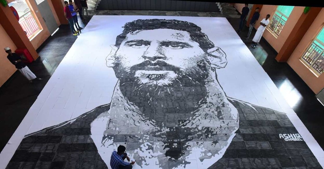 People from far and near are flocking to ‘Dreams Auditorium’ in Malappuram to laud Ashiq Shabeel's Lionel Messi portrait. Photo: Pradeep Kumar T