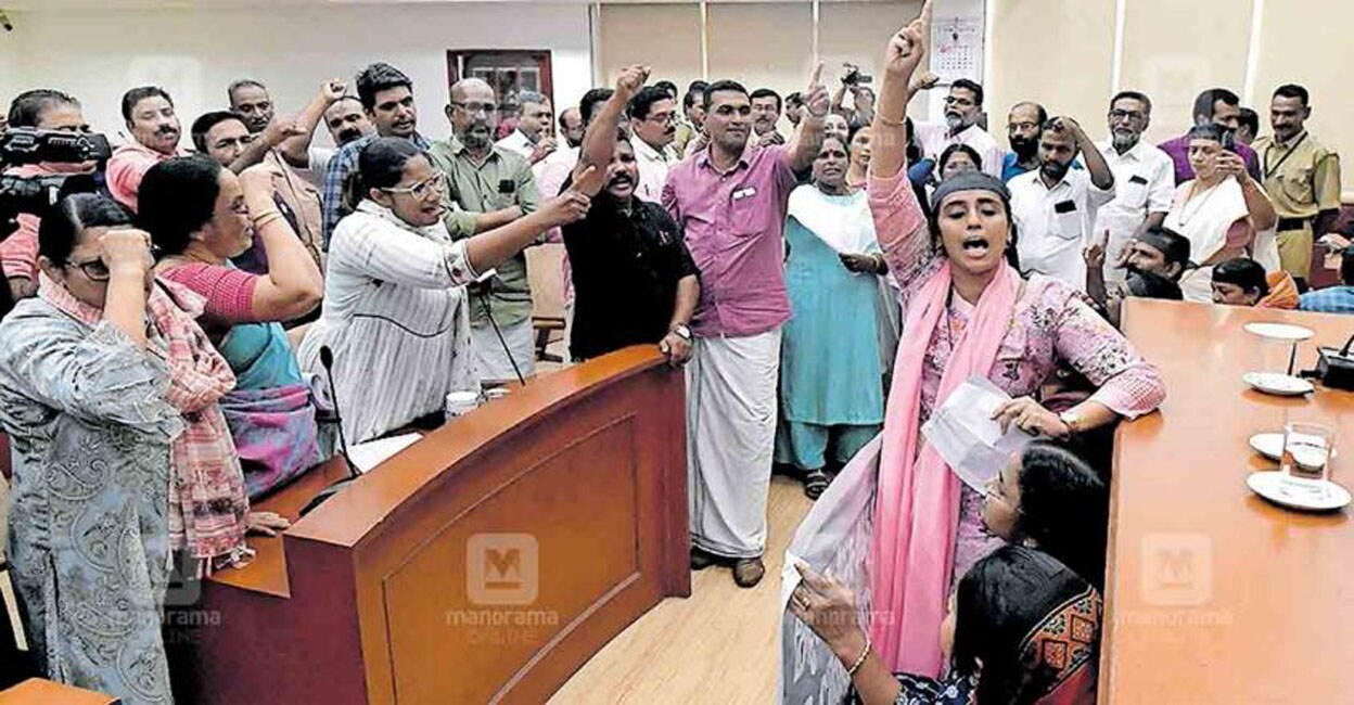 LDF and UDF councillors entering into a war of words inside the Kozhikode municipal council hall | Photo: Manorama/ Abu Hashim