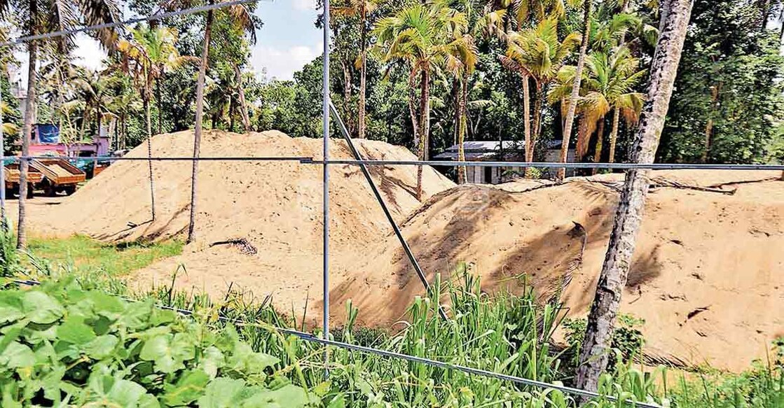 The Bill proposes to increase the penalty from Rs 25,000 to Rs 5 lakh for mining sand from the rivers in the State: Manorama Online/File Photo