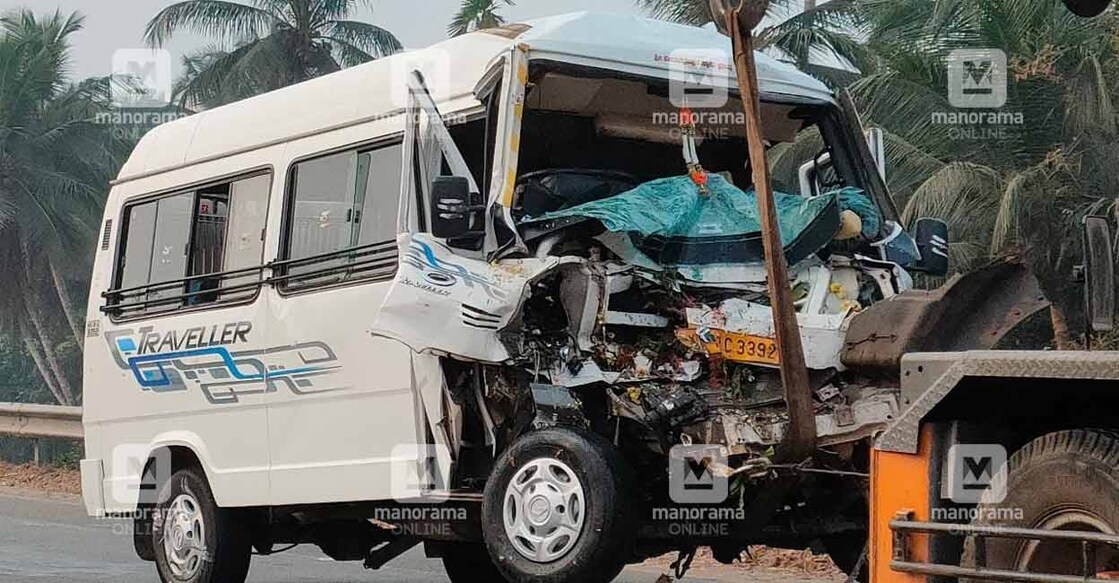 Three Sabarimala pilgrims killed in accident in Kozhikode Three people killed in the accident. Photo: Manorama