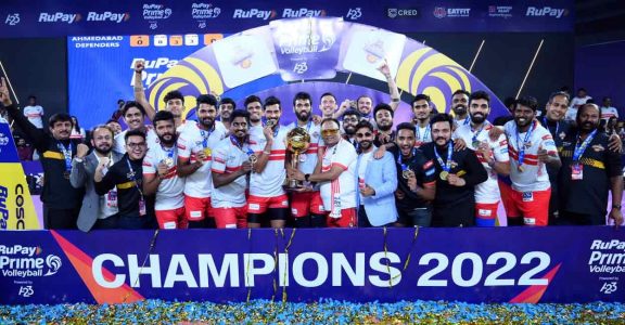 Prime Volleyball: Kolkata Thunderbolts beat Ahmedabad Defenders to ...